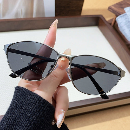 Fashionable Metal Sunglasses in Modern Design Bowlift