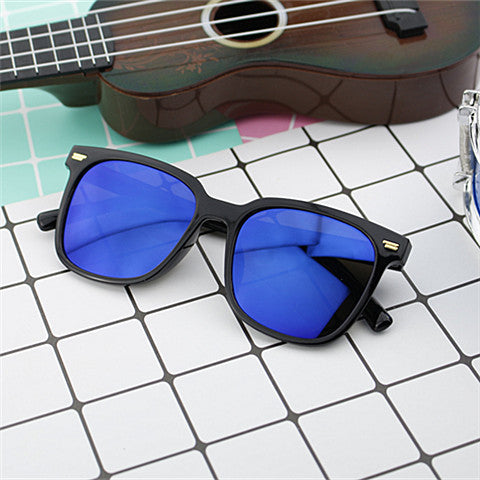 Women's fashionable oversized sunglasses with square frame and UV protection Bowlift