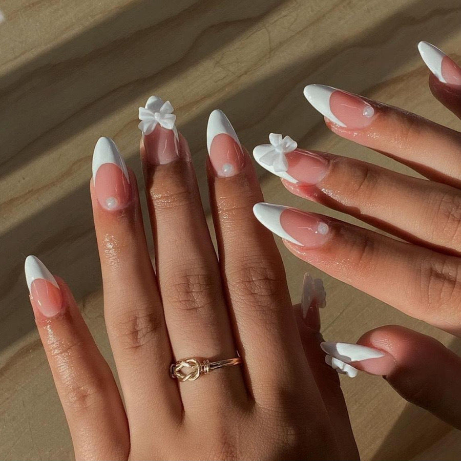 Artificial nail set with elegant 3D flowers and sparkling accents Bowlift