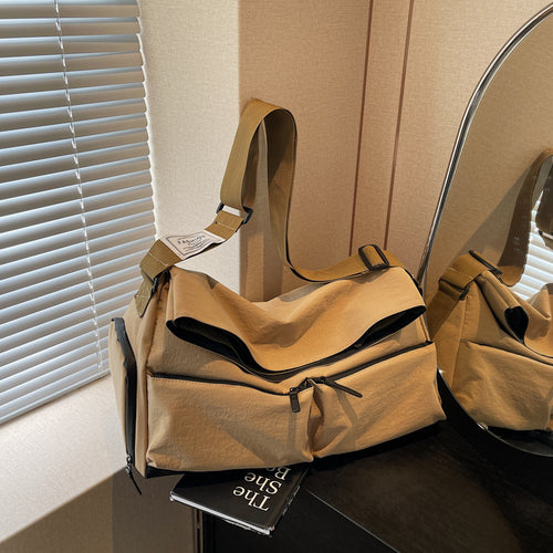 Sporty Shoulder Bag Bowlift