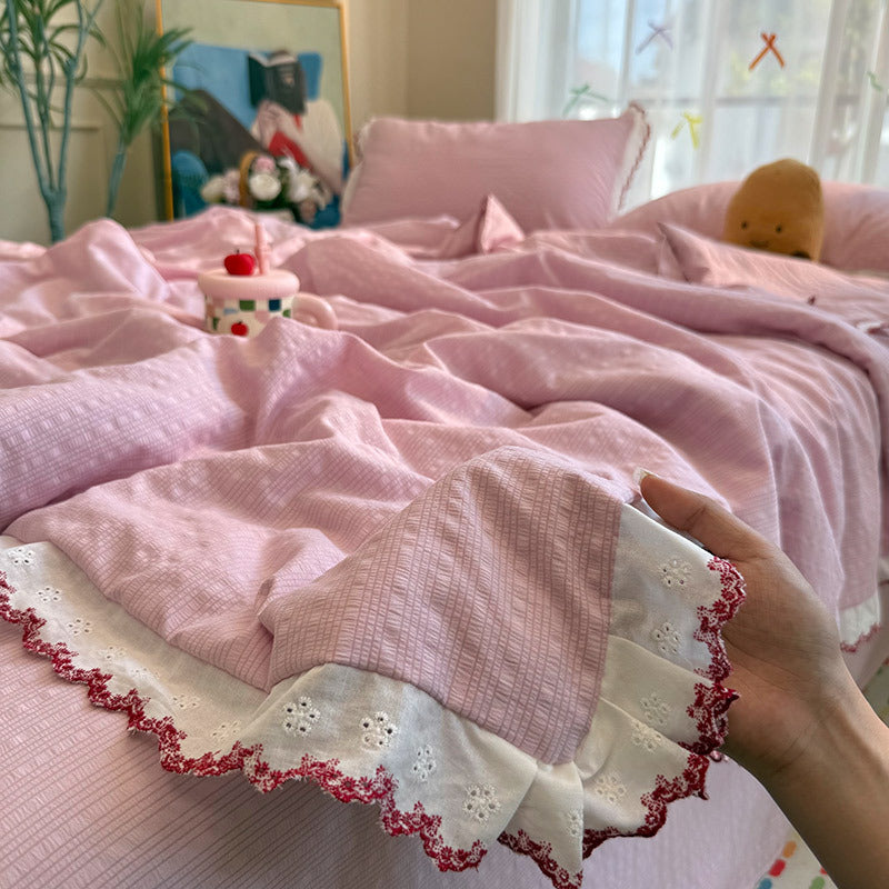 Women's bedspread with elegant lace embellishments and fine cotton surface Bowlift