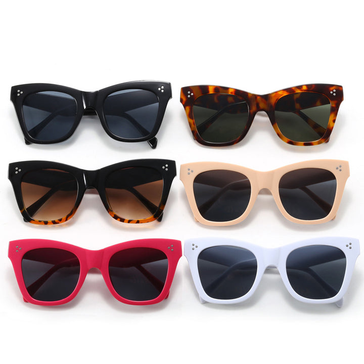 Ladies fashionable sunglasses in stylish Cat-Eye design Bowlift
