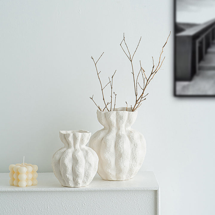 Elegant and modern flower vase Bowlift
