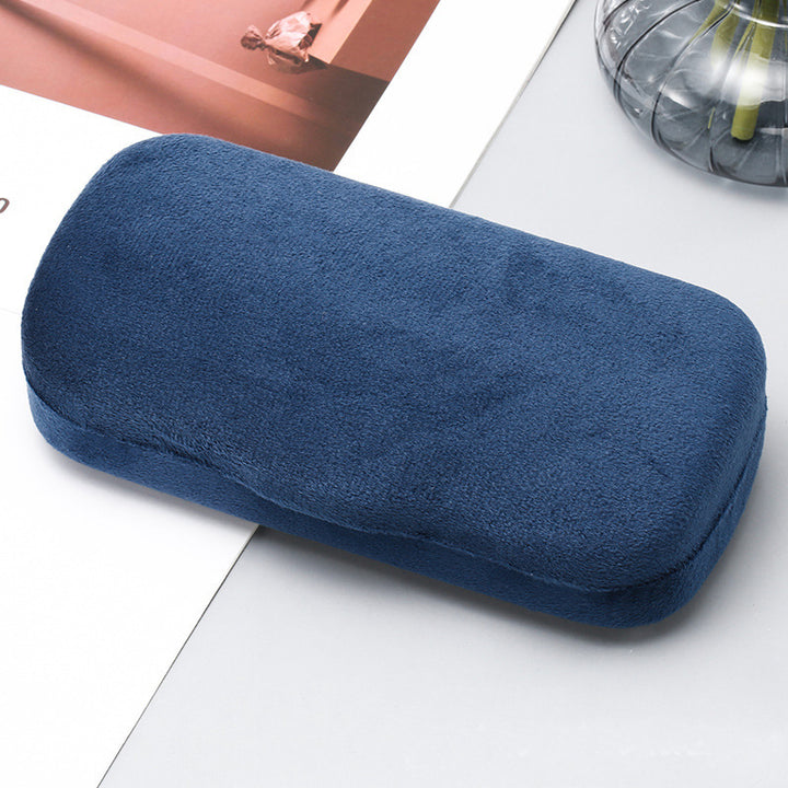 Sunglasses case made of velvet Bowlift