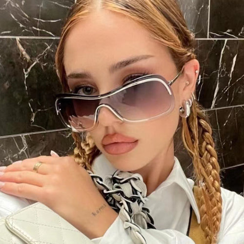 Women's sporty oversized sunglasses with elegant design Bowlift