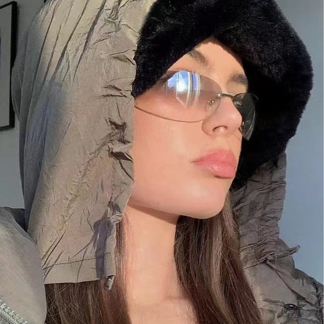 Ladies filigree sunglasses with innovative frame Bowlift