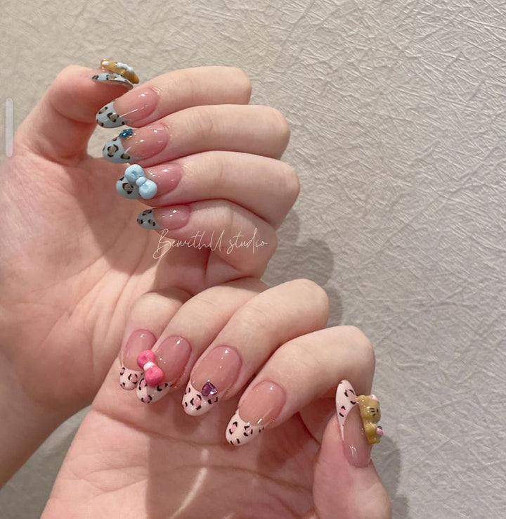 Decorative Floral Stiletto Press-On Nails Bowlift