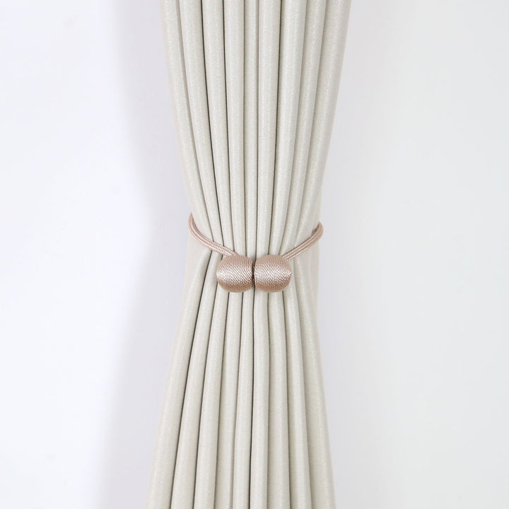 Decorative curtain tieback Bowlift