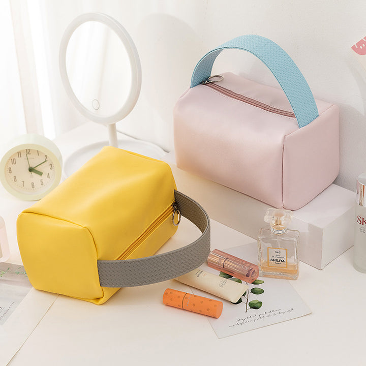 Elegant Faux Leather Cosmetic Case Bowlift