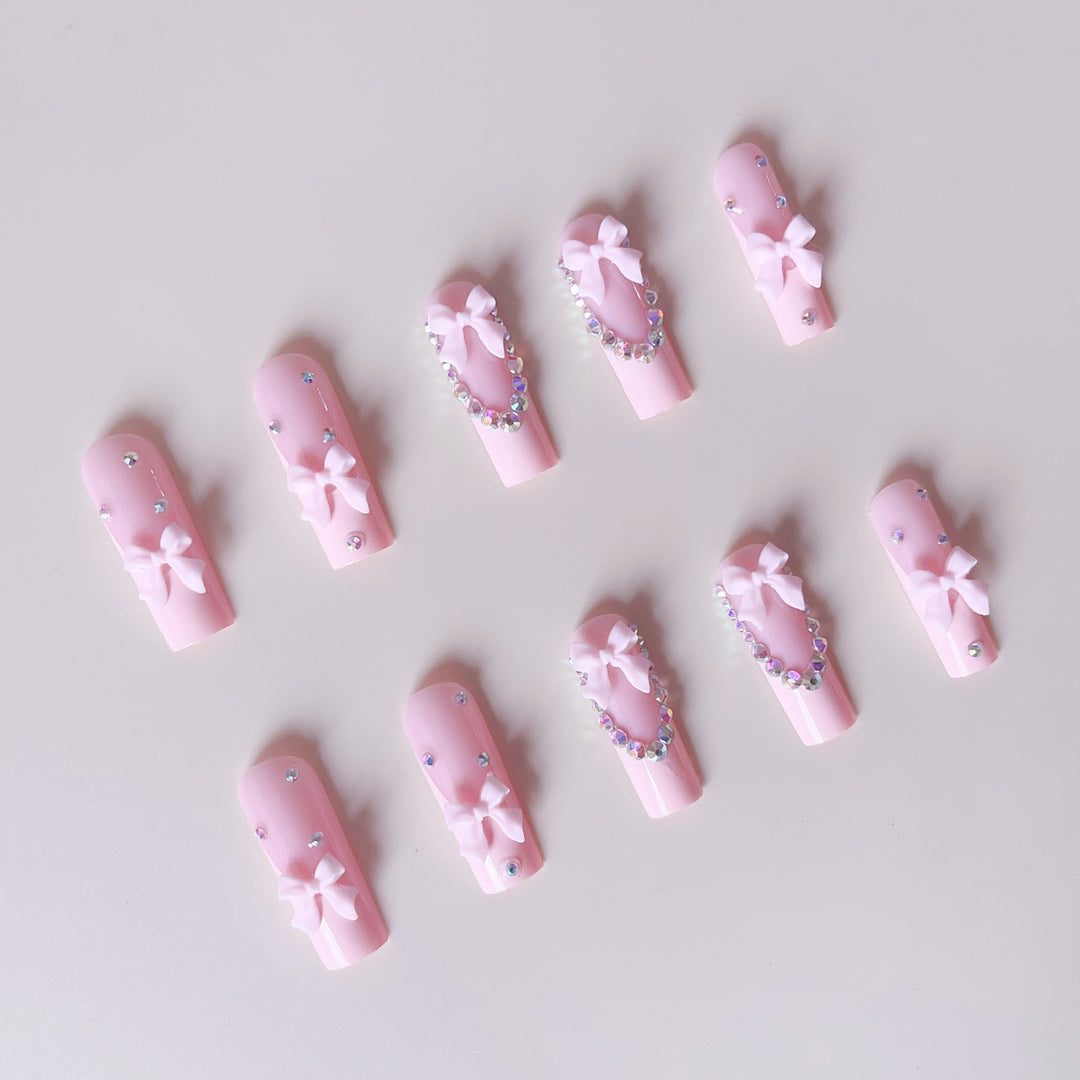 Nail art set with delicate arch decorations and rhinestone details Bowlift