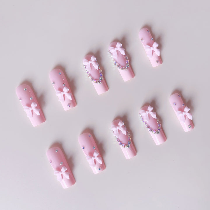 Nail art set with delicate arch decorations and rhinestone details Bowlift