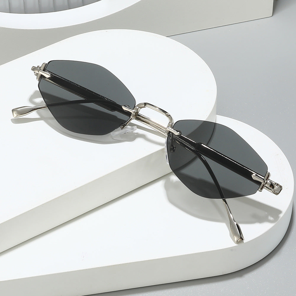 Chic Angular Cat-Eye Sunglasses Bowlift