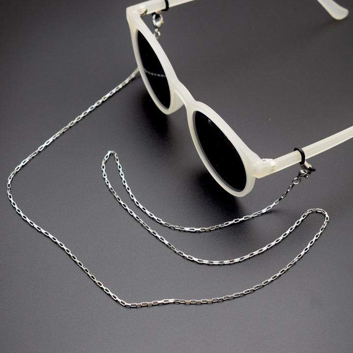 Sleek Silver Chain Eyewear Holder Bowlift