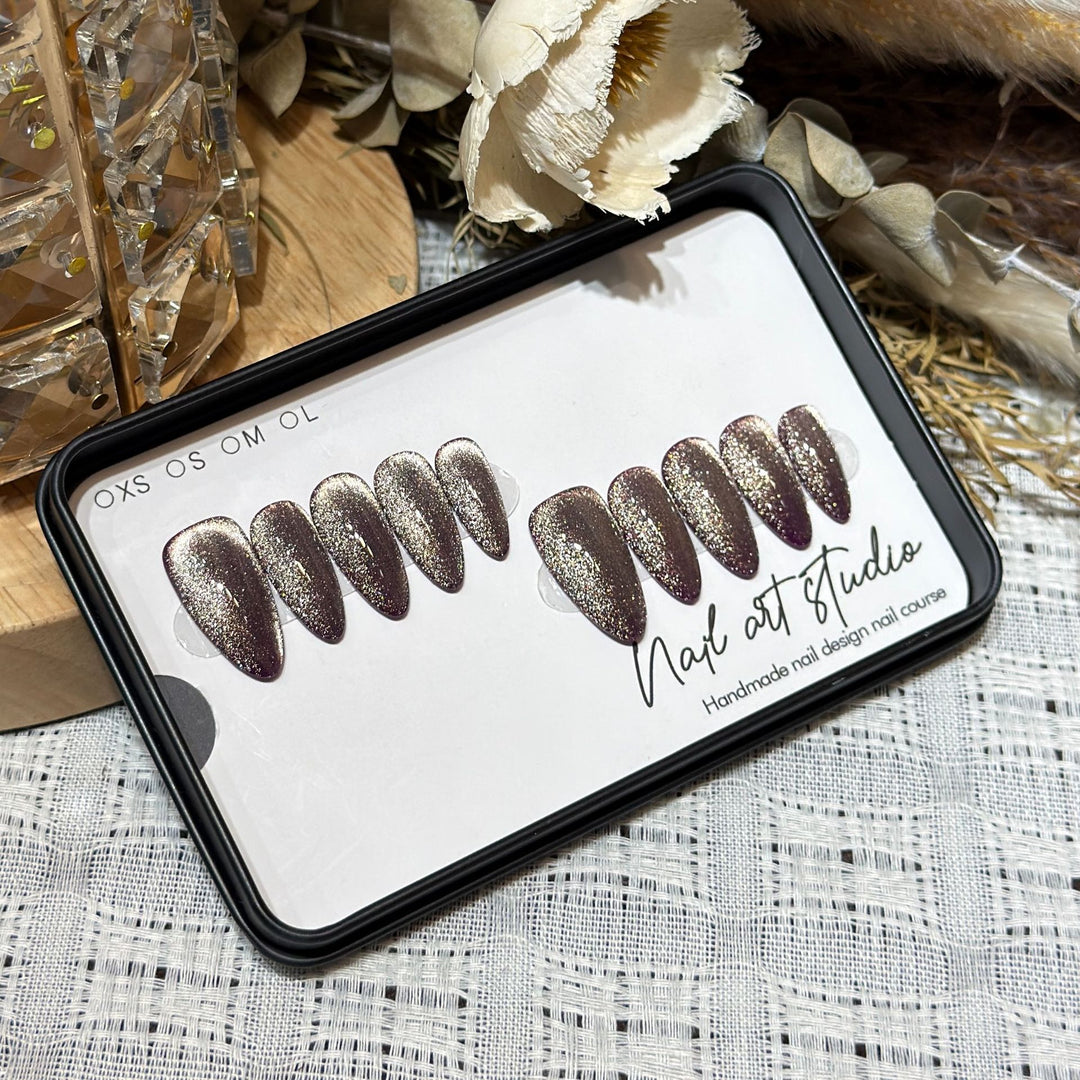 Glamorous Stiletto Press-On Nail Set with Glitter Finish Bowlift