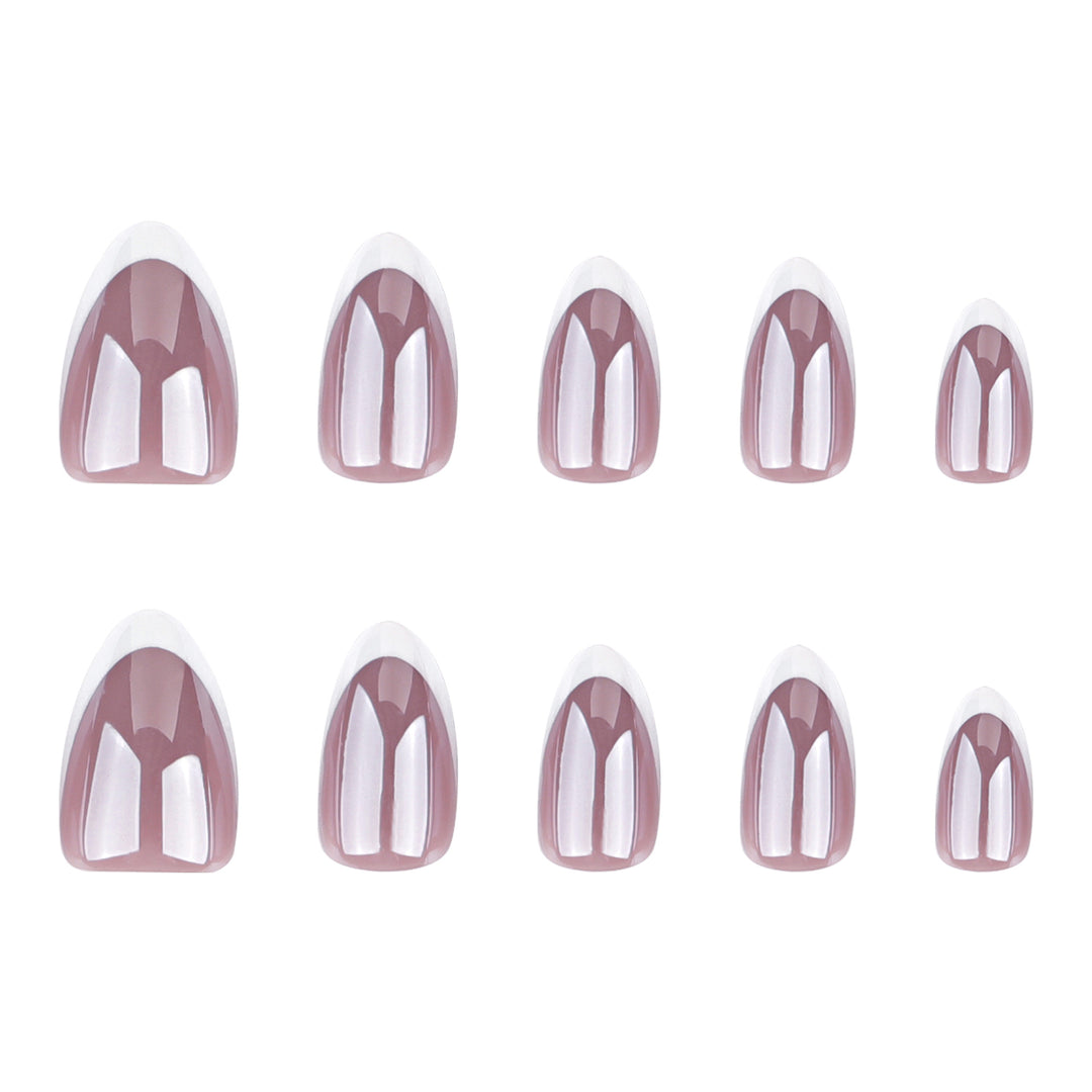 Artificial nail extensions in an elegant design Bowlift