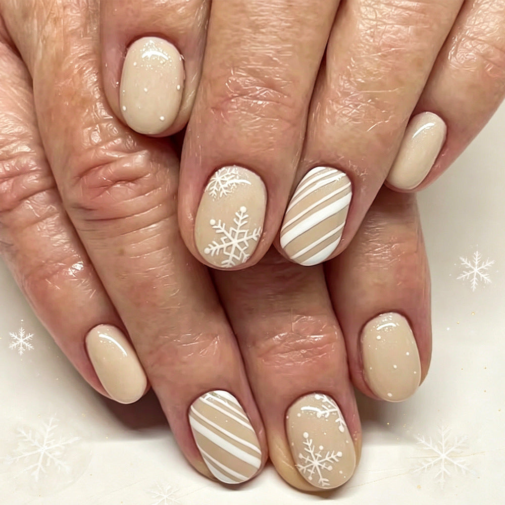 Winter-Themed Nail Art Bowlift