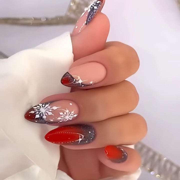 Creative artificial nails with winter motif Bowlift