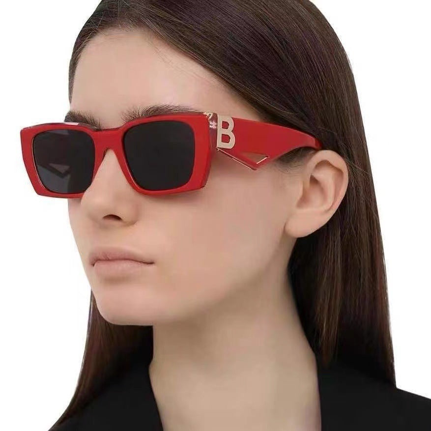 Women's trendy sunglasses with striking design Bowlift