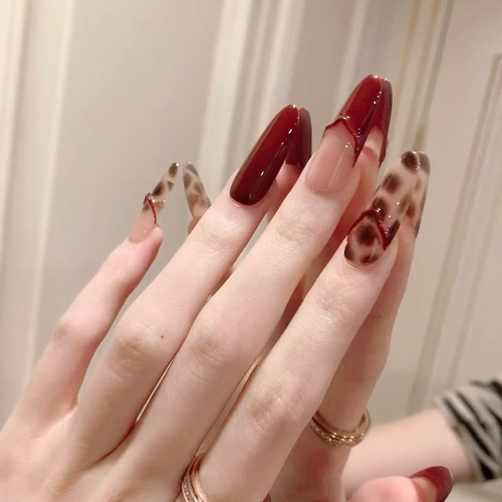 Artificial Nail Set with Stylish Design Bowlift