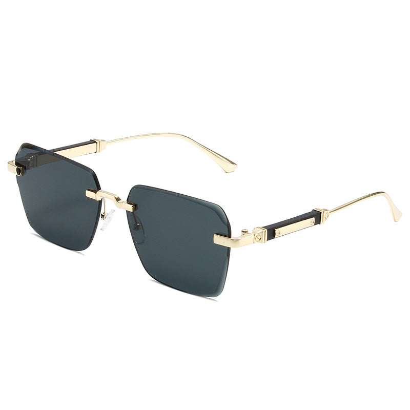 Women's fashion sunglasses with square frame and luxurious accents Bowlift