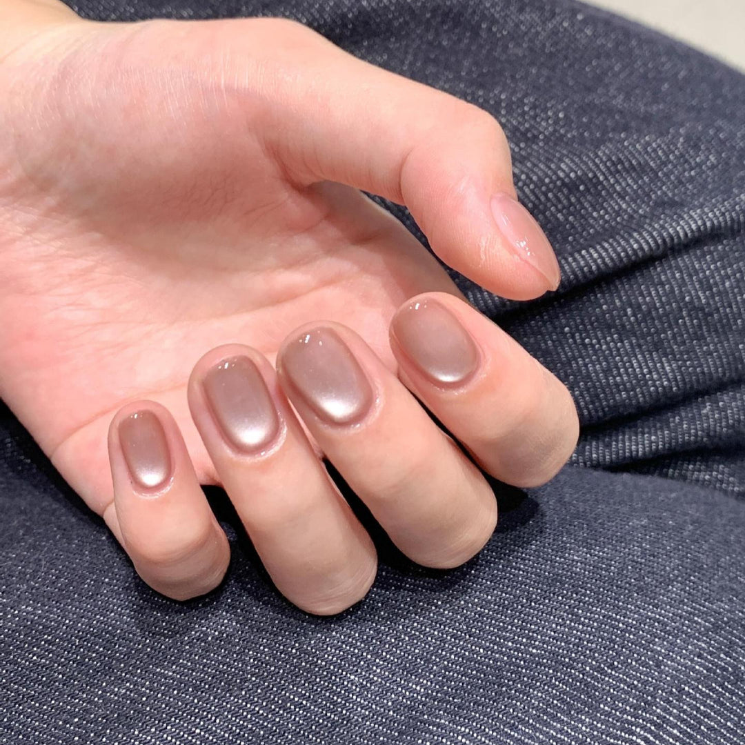 Artificial nails in modern ombre design Bowlift
