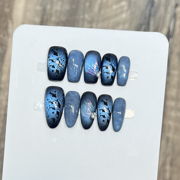 Artistic Press-On Nail Set with Starry Night Design Bowlift