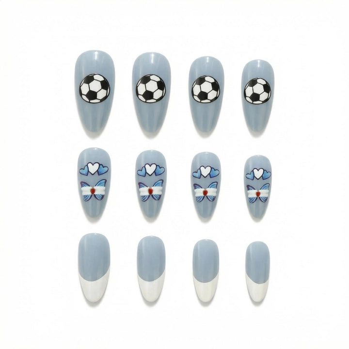 Sporty artificial nails with soccer motif Bowlift