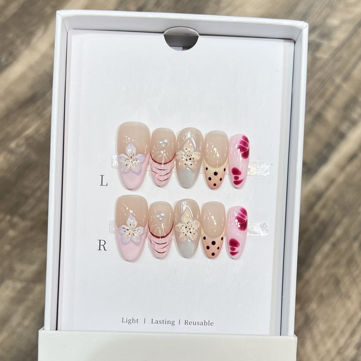 Floral and Polka Dot Press-On Nail Set Bowlift