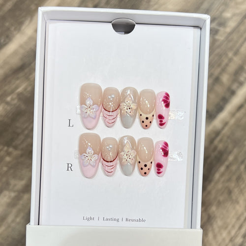 Floral and Polka Dot Press-On Nail Set Bowlift