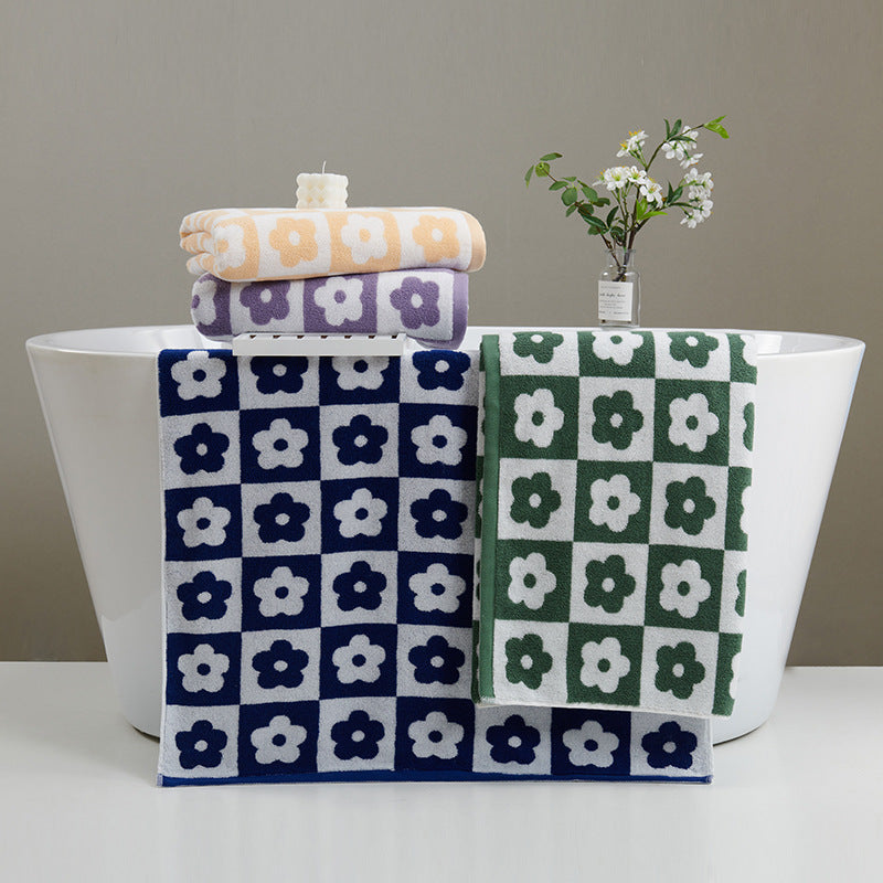 Women's Luxurious Terry Bath Towel with Floral Pattern Bowlift