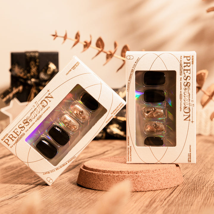 Artful nail art with luxurious glitter design Bowlift
