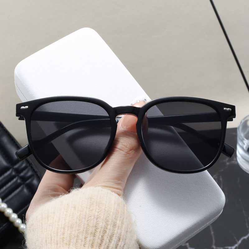 Ladies fashionable sunglasses with transparent frame and elegant design Bowlift