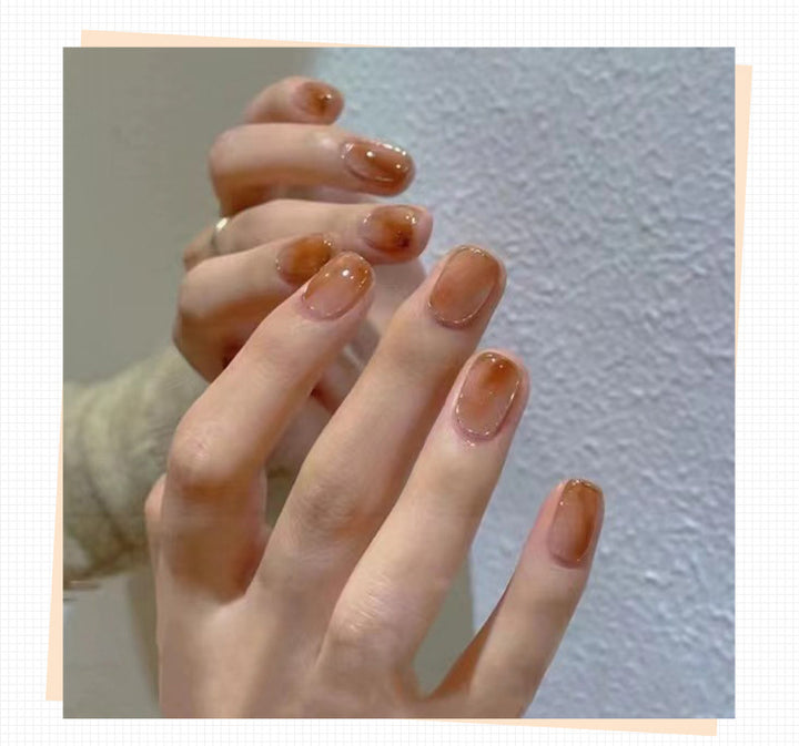 Elegant Nail Art with Gloss Finish Bowlift