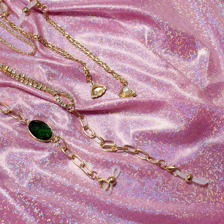 Elegant necklace with green stone and golden accents Bowlift