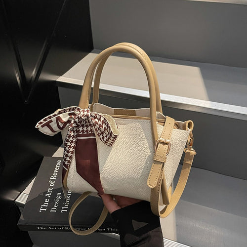 Fashionable Structured Handbag Bowlift