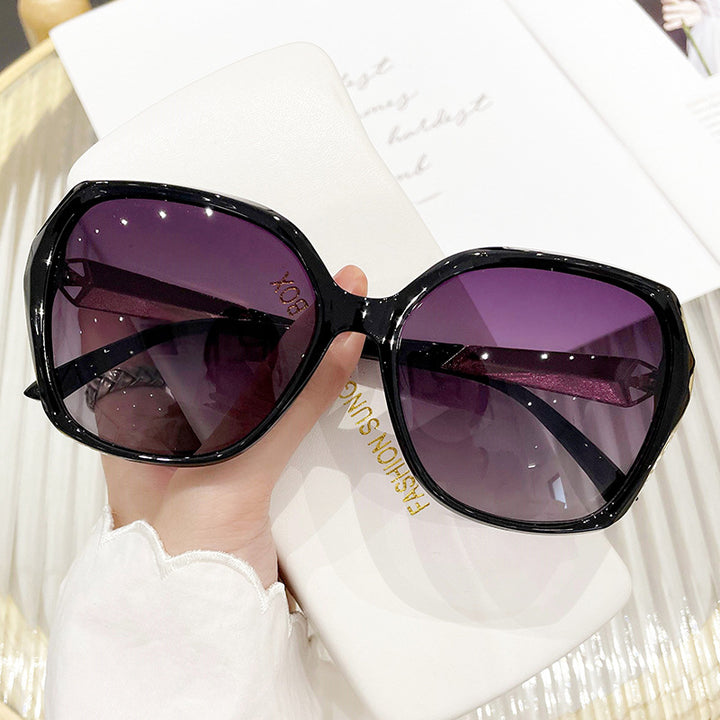 Women's oversized sunglasses in elegant butterfly design Bowlift