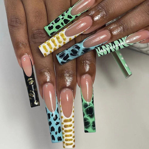 Elegant Crystal-Embellished Press-On Nail Design Bowlift