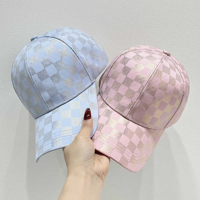 Women's Stylish Checkered Pattern Baseball Cap Bowlift