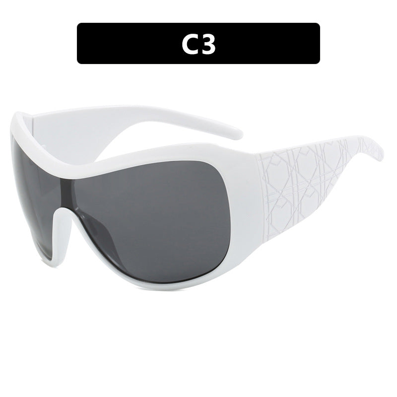 Ladies sport sunglasses with wide-protected frame and polarized lenses Bowlift