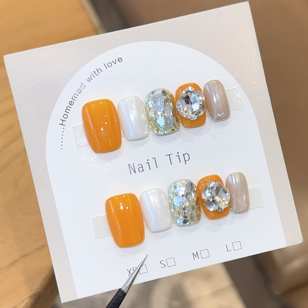 Nail Art Set with Sparkling Accents and Creative Designs Bowlift
