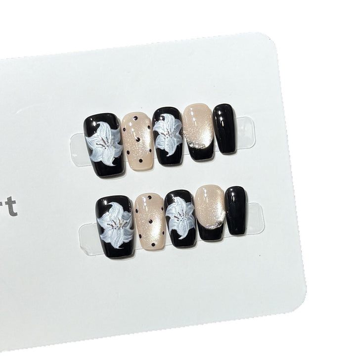 Decorative Floral Press-On Nails Bowlift