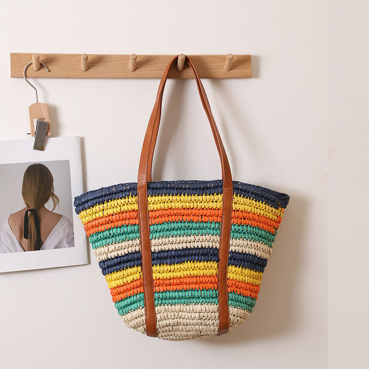 Braided straw tote bag with sturdy leather handles Bowlift