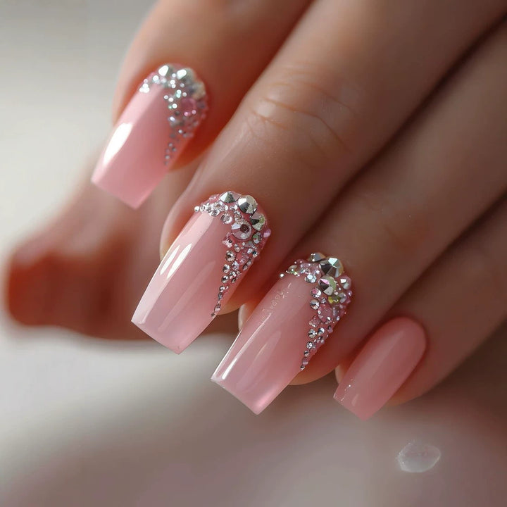 Artificial nail set with glamorous rhinestone embellishments Bowlift
