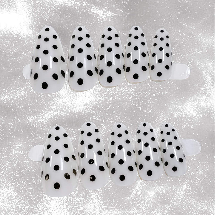 Artistic Polka Dot Design Press-On Nails Bowlift