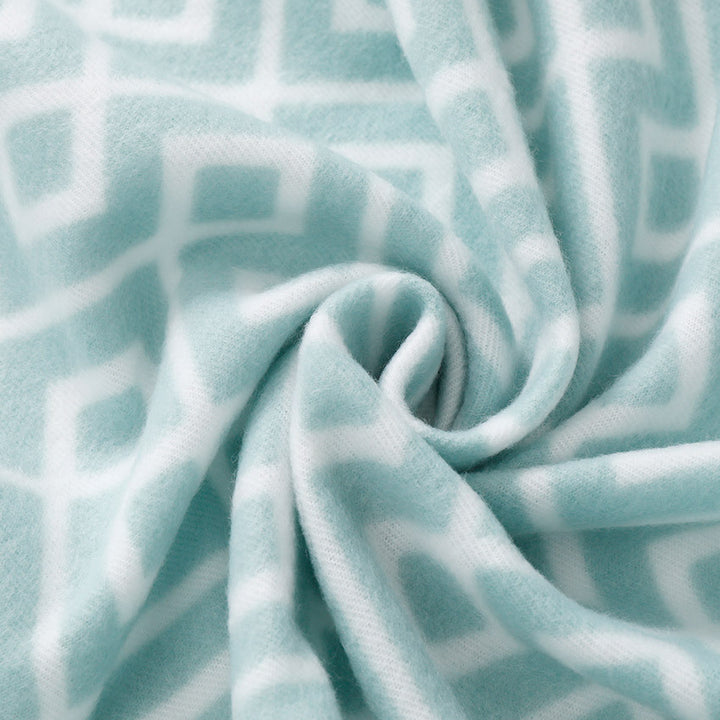 Women's patterned and cozy bedspread Bowlift