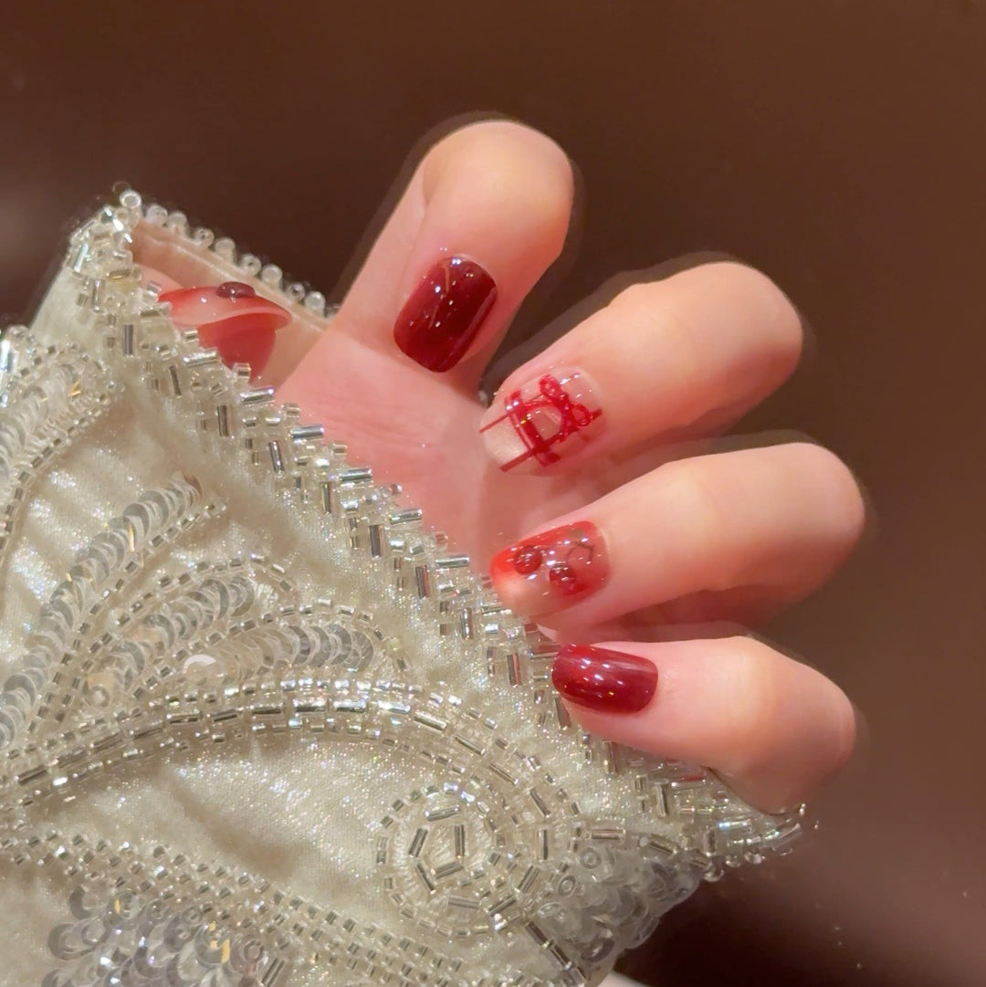 Stylish Press-On Nail Art Bowlift