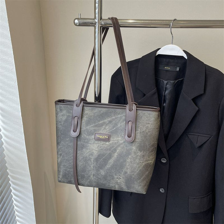 Fashionable Structured Tote Bowlift