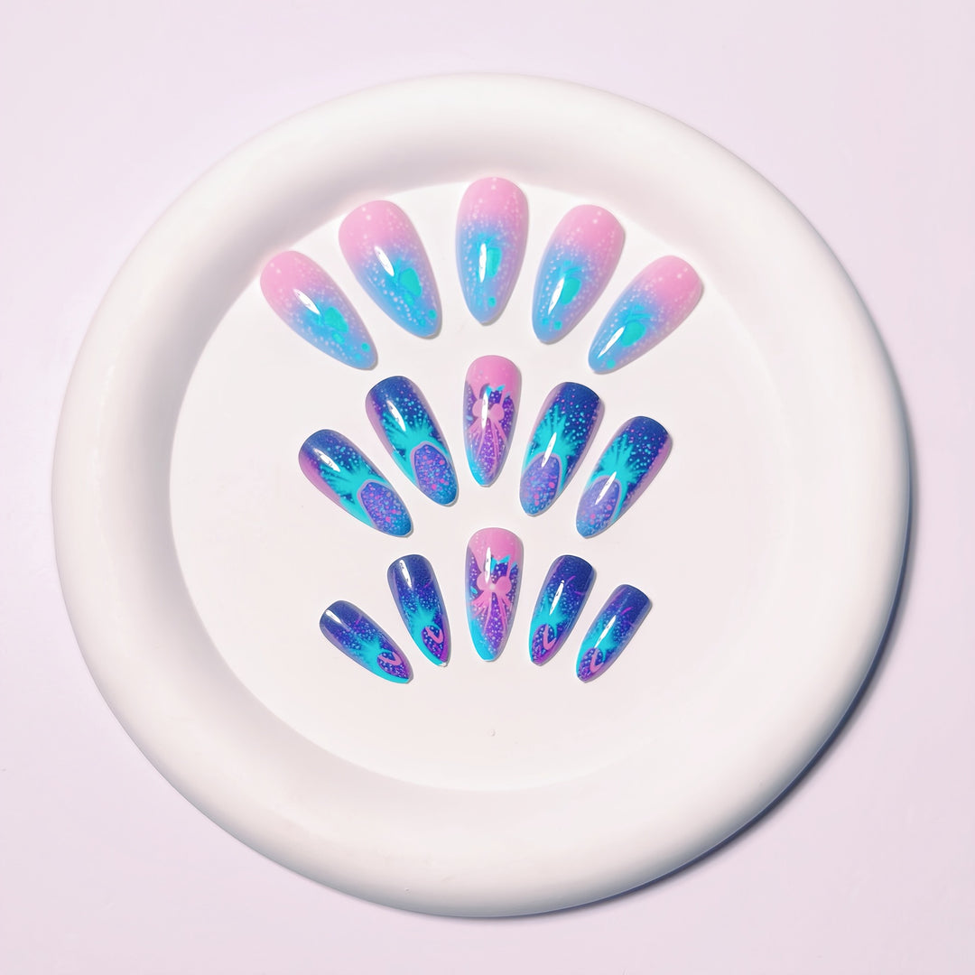 Artificial nails with glittering underwater motif Bowlift