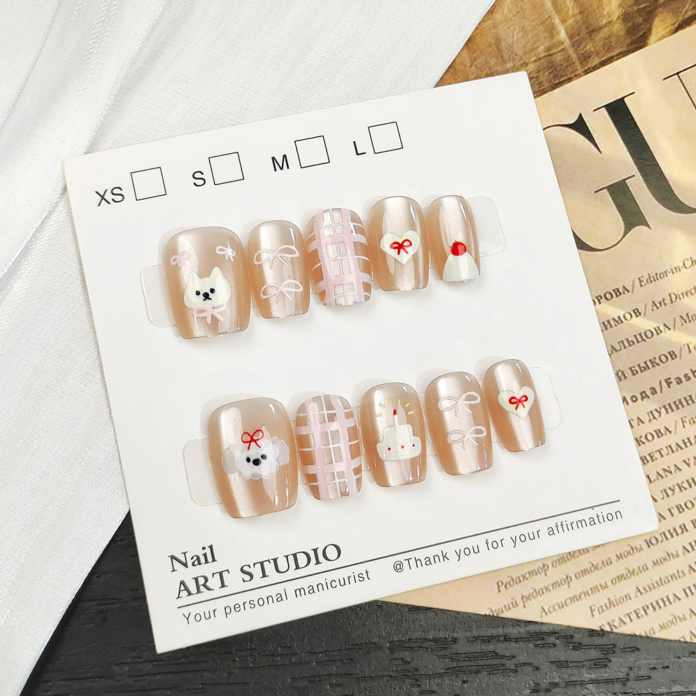 Glamorous Artificial Nails with Shimmering Design Bowlift