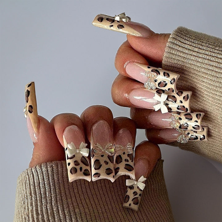 Stylish Nail Art Bowlift